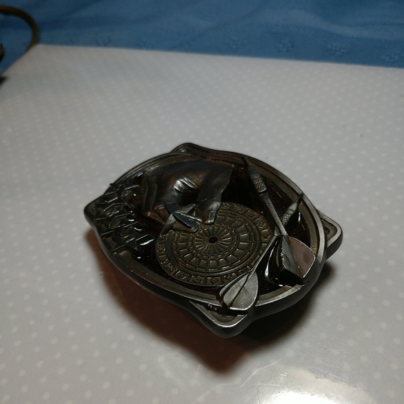 Dart Player Belt Buckle 1990 Pewter with Red Enamel Made In USA Numbere… - Picture 8 of 11